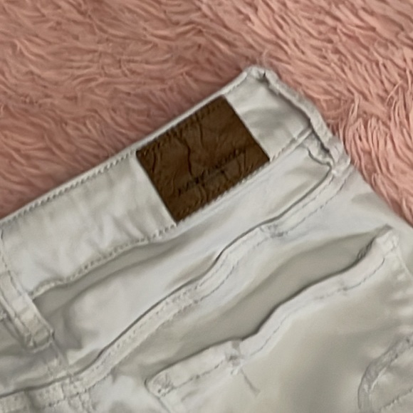 AMERICAN EAGLE OUTFITTERS - Size 0 - High Rise Jegging Crop - Distressed - Picture 9 of 14